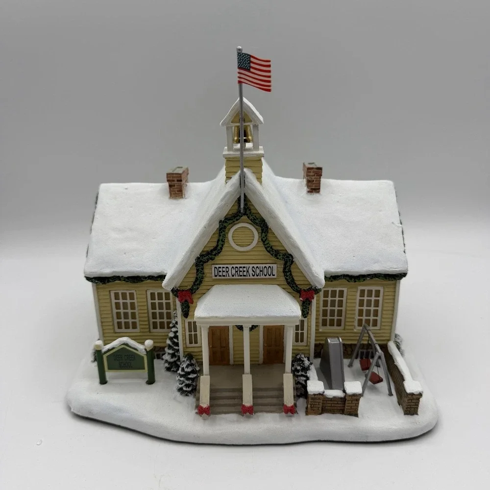 Vintage John Deere Creek Hawthorne Village Light Up 2004 Deer Creek School 79128